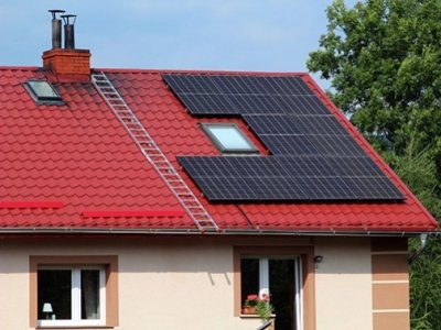 Les 10 bonnes raisons d'installer des panneaux solaires photovoltaïques chez soi